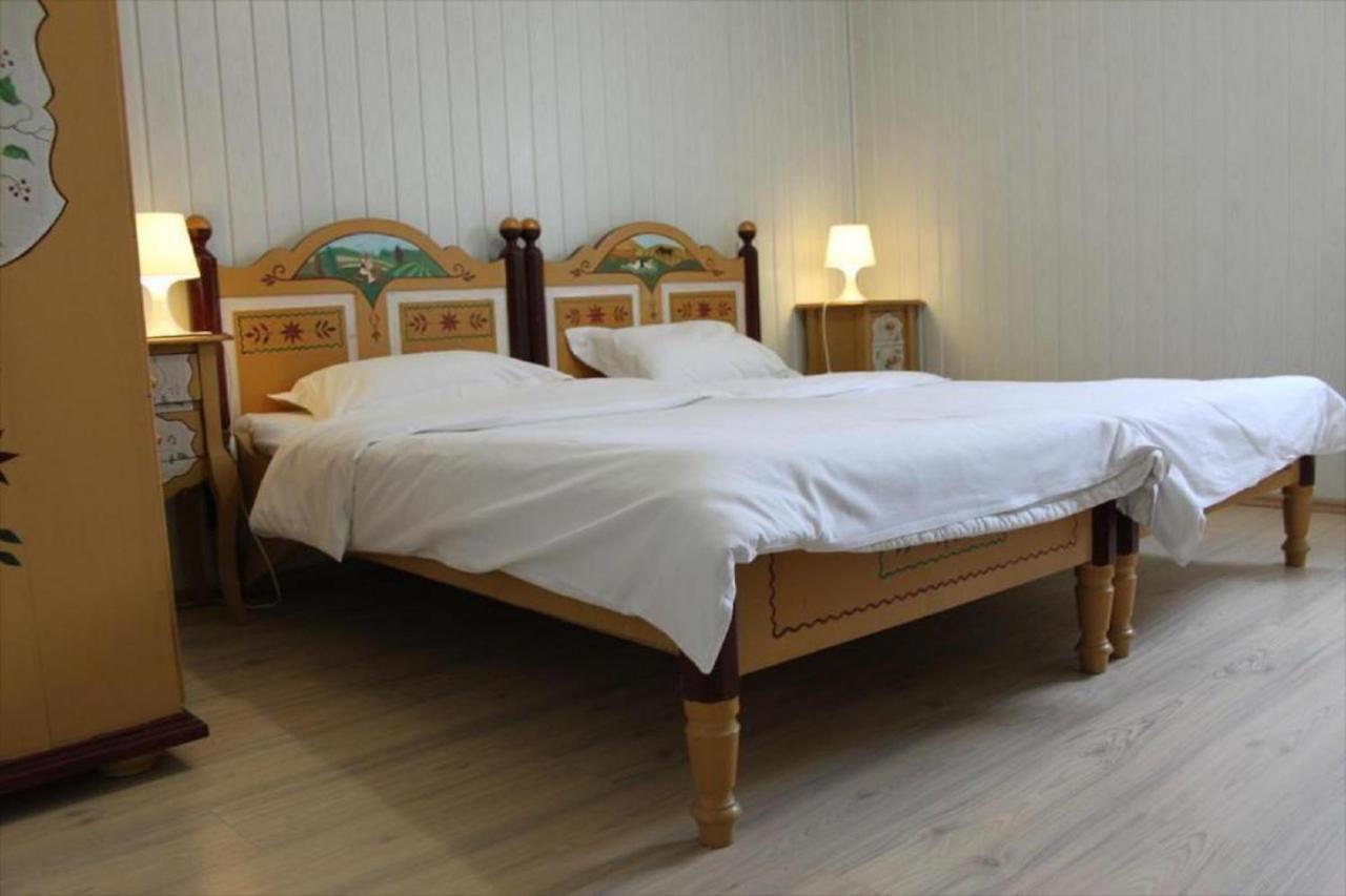 Hotel Casa Romaneasca Otopeni Eksteriør billede